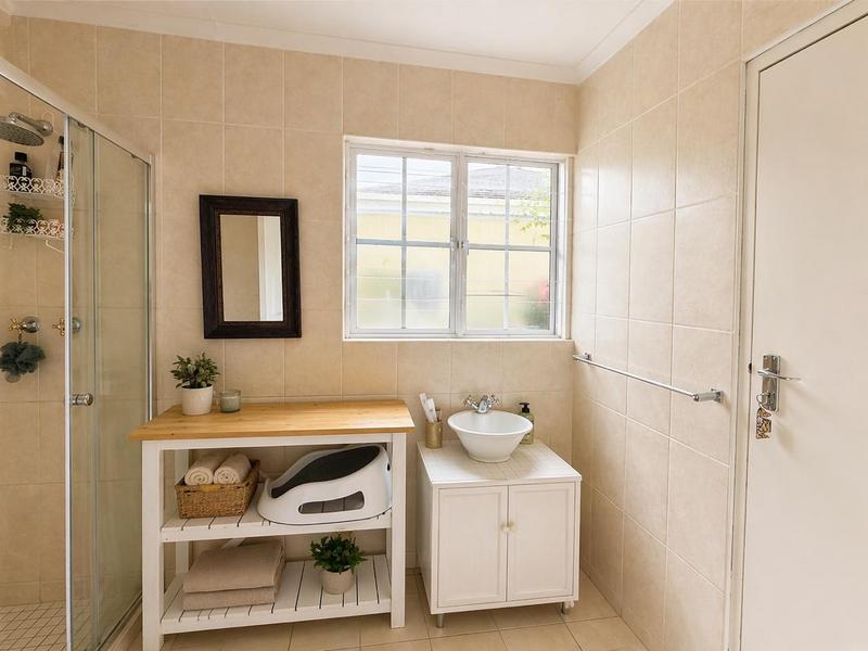 2 Bedroom Property for Sale in Harfield Village Western Cape